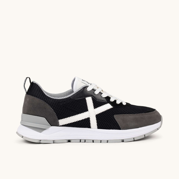 Sneakers Retro Running Negras y Grises | MUNICH VERSATILE 33