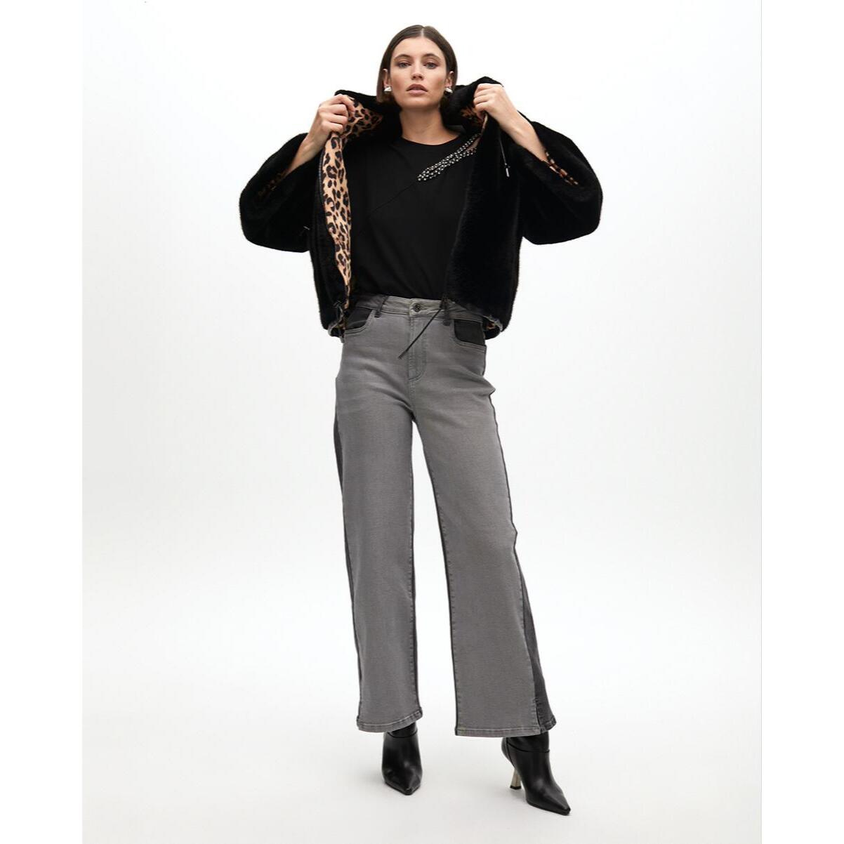 Cappotto con cappuccio in pelliccia sintetica