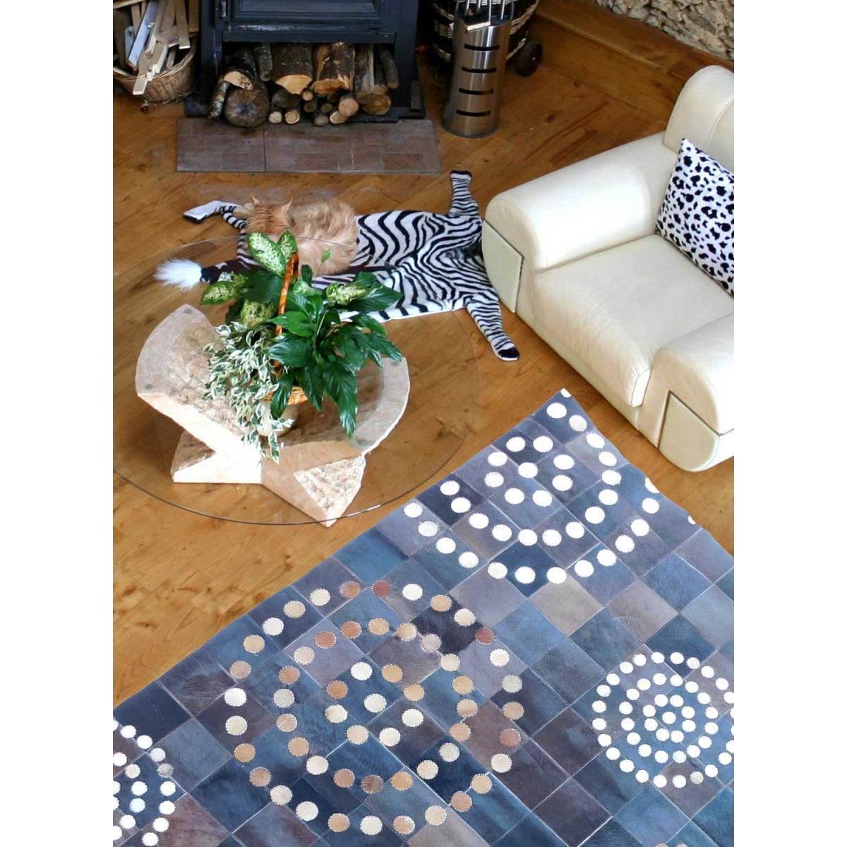 Tapis peau de vache kilim fait main FOKO