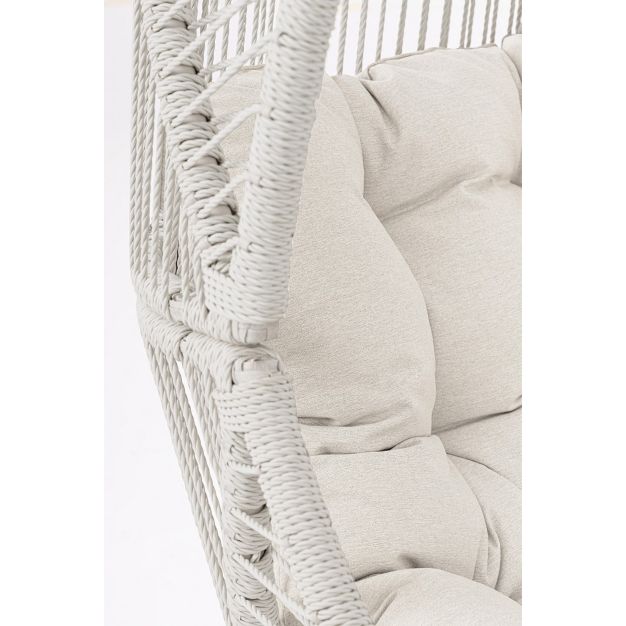 Poltrona girevole da giardino TARIFA con intreccio in fibra sintetica, base beige chiaro e cuscino