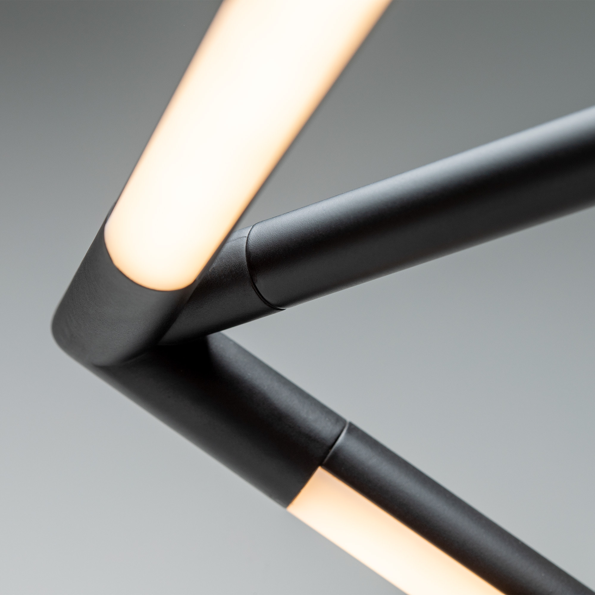 LEDS C4 Colgante Tubs 900mm LED 41 Blanco cálido - 3000K ON-OFF Negro 1791lm