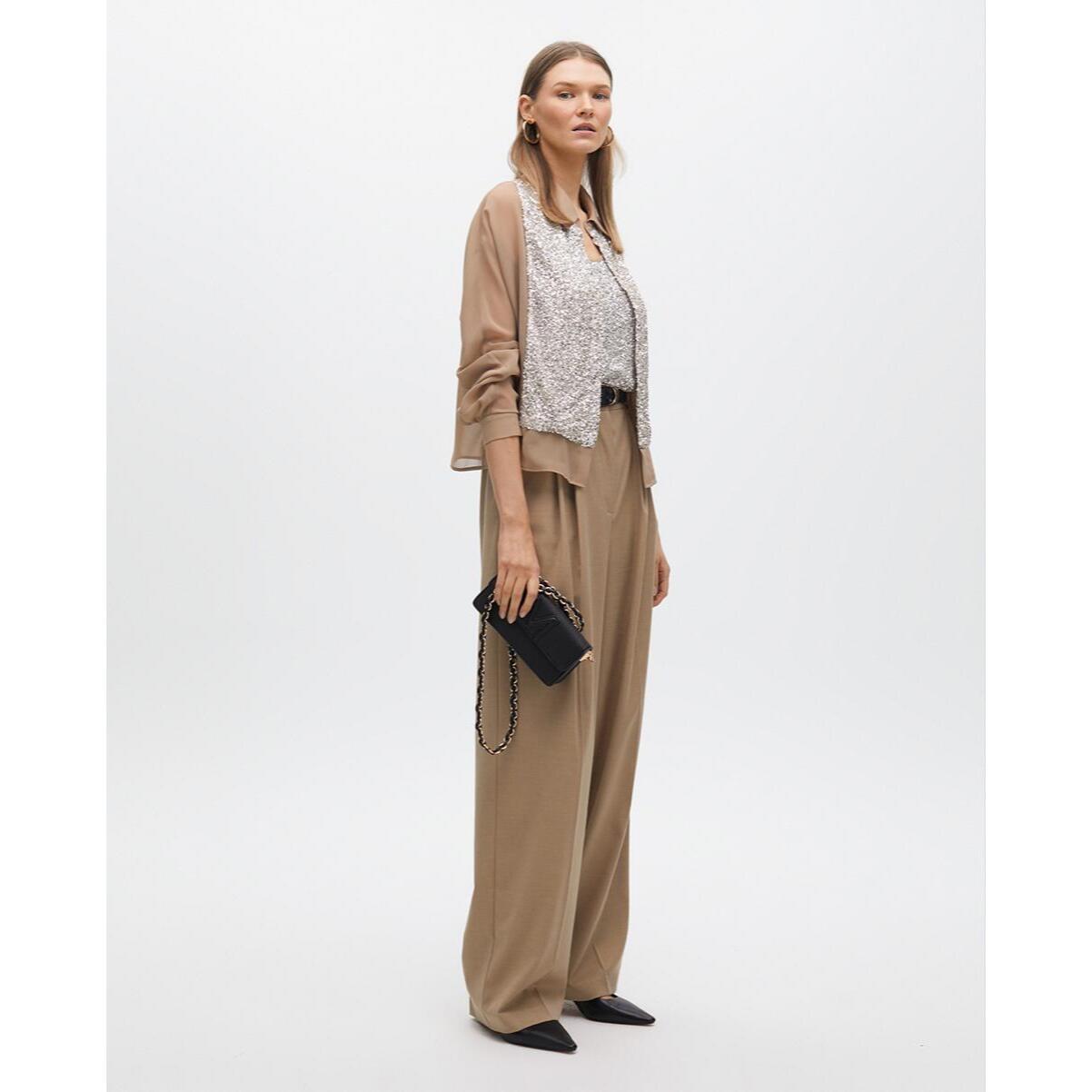 Camicia con paillettes sul davanti