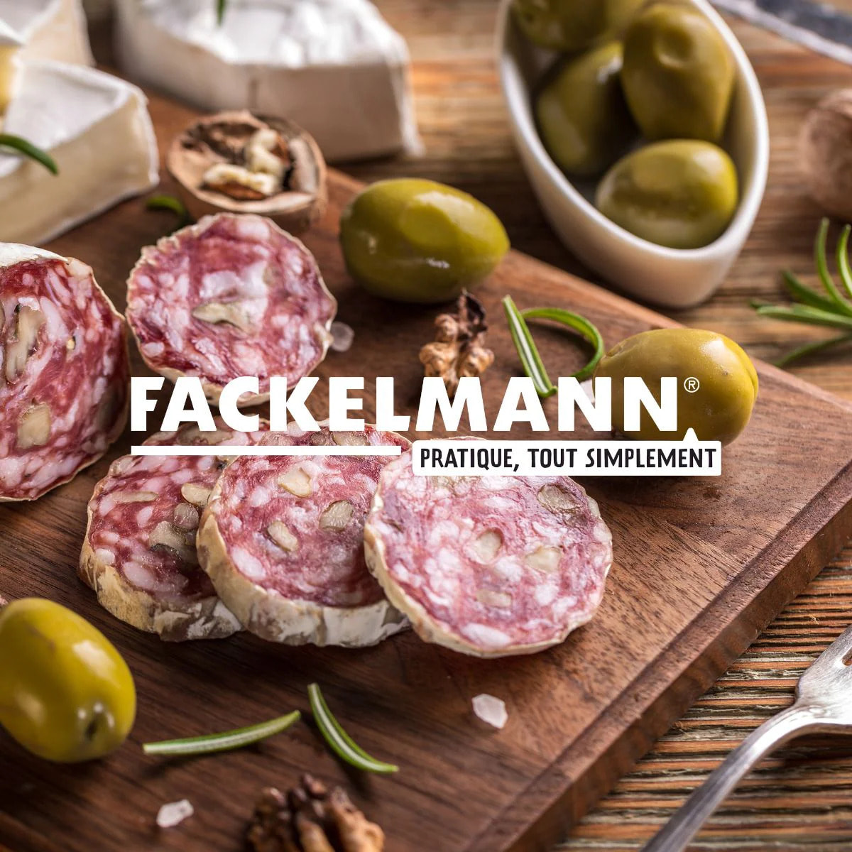 Support en bois pour saucisson sec avec crochets Fackelmann