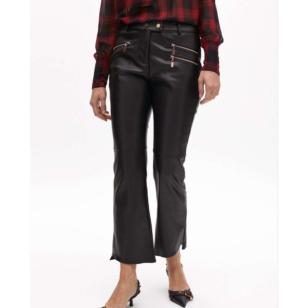 Pantaloni effetto pelle con zip
