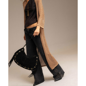 Bolso grande de ante negro con flecos y tachuelas doradas