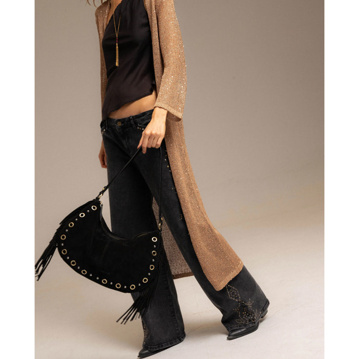 Bolso grande de ante negro con flecos y tachuelas doradas