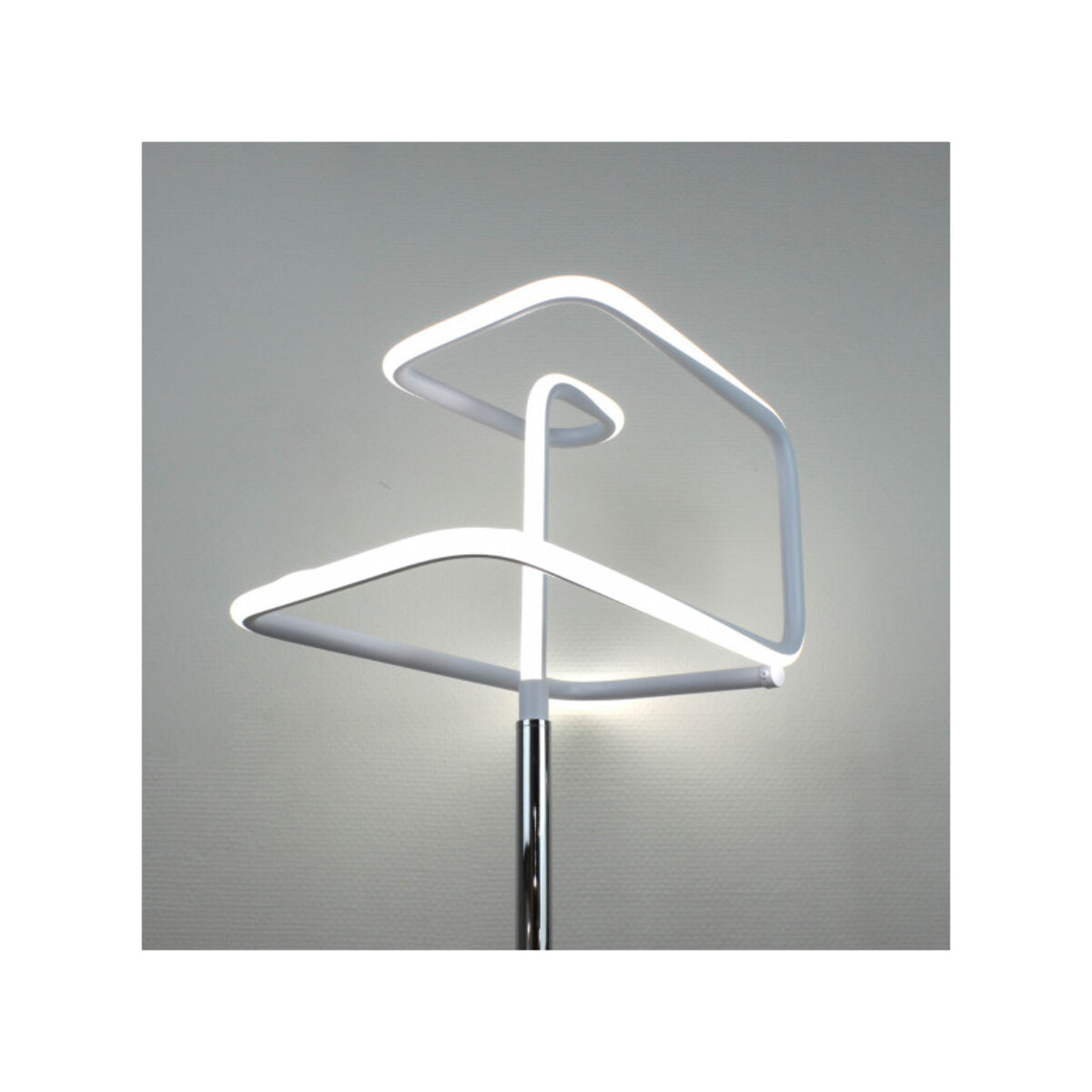 Lampadaire design et original LED angulaire - SPOK