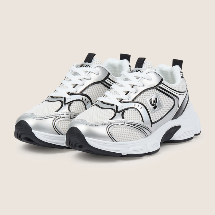 Sneakers in mesh e similpelle con profili a contrasto