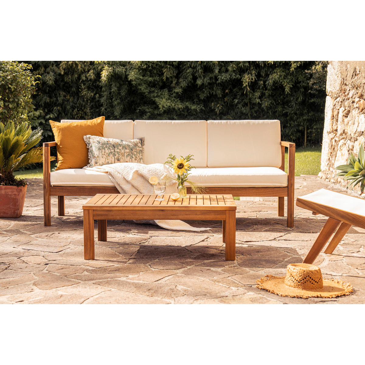 Table basse de jardin en bois massif L90 cm SALVADOR