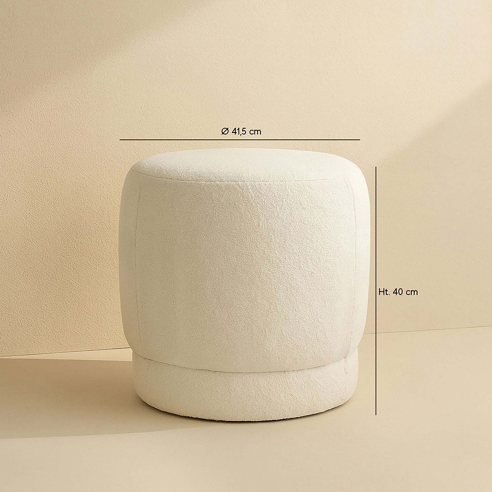 Pouf en tissu bouclette beige et structure en bois  MALO