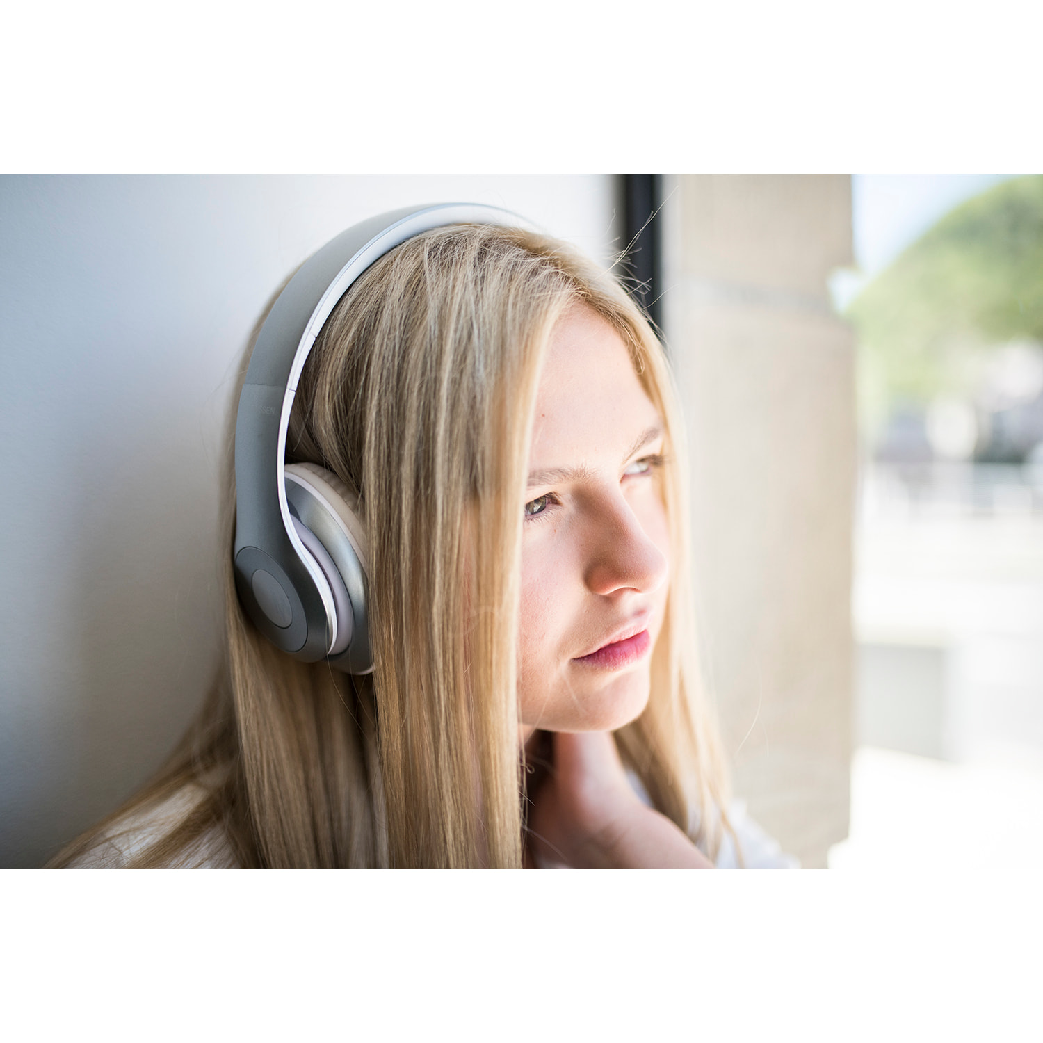 MAGNUSSEN H2 HEADPHONES en color Plateado