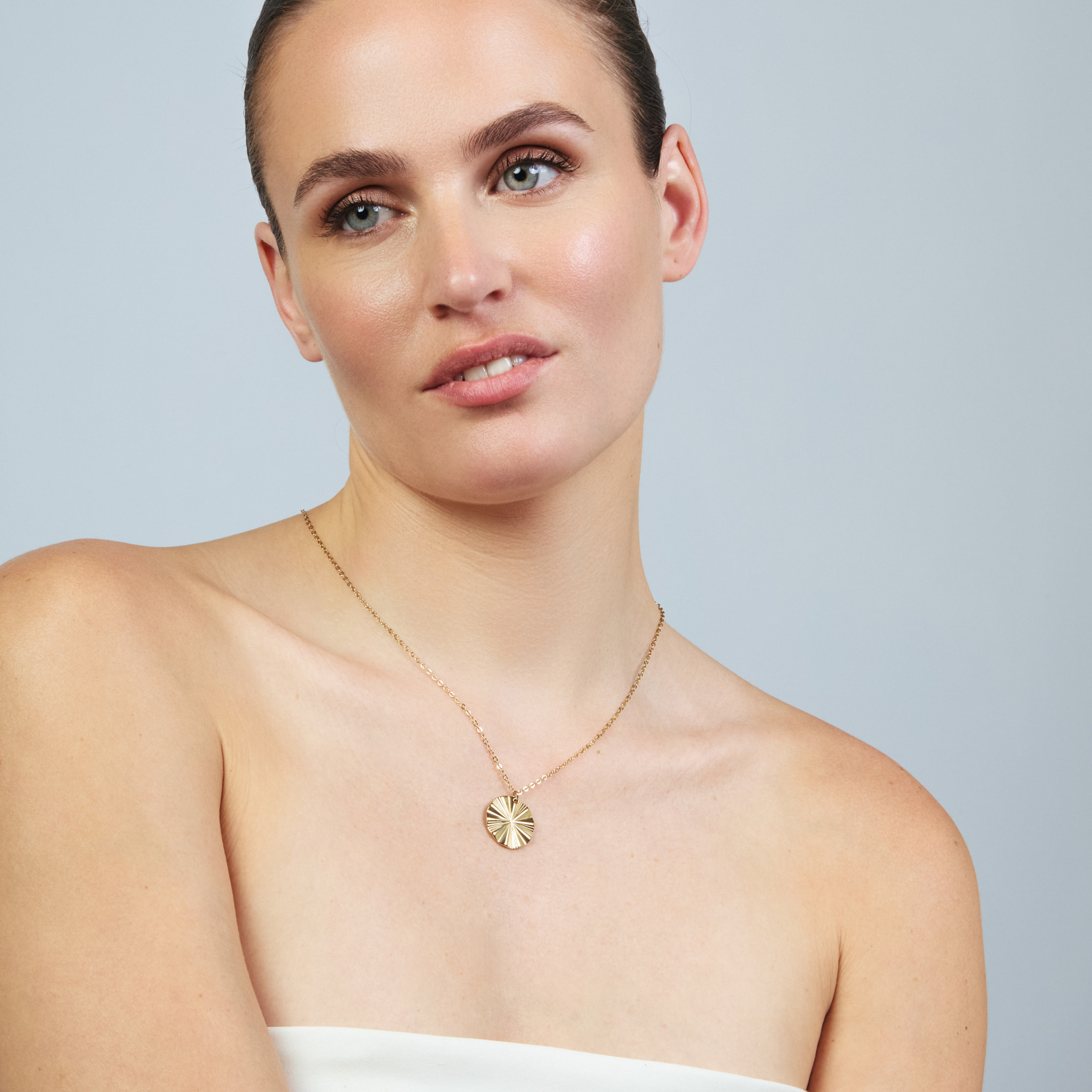 Collar acabado en oro amarillo de 18k