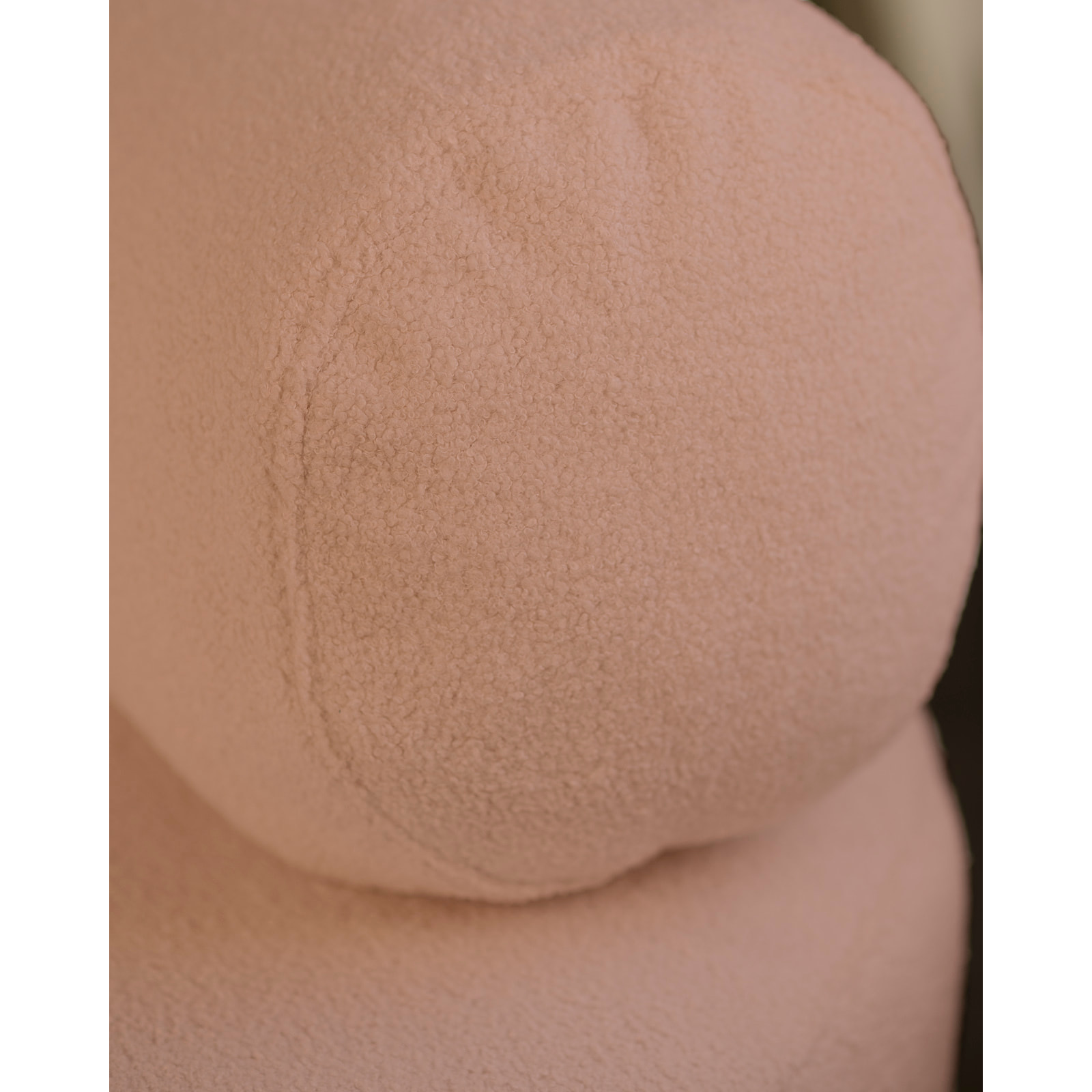 Fauteuil en bouclé rond couleur rose de 91x71cm Hauteur: 71 Longueur: 91 Largeur: 91