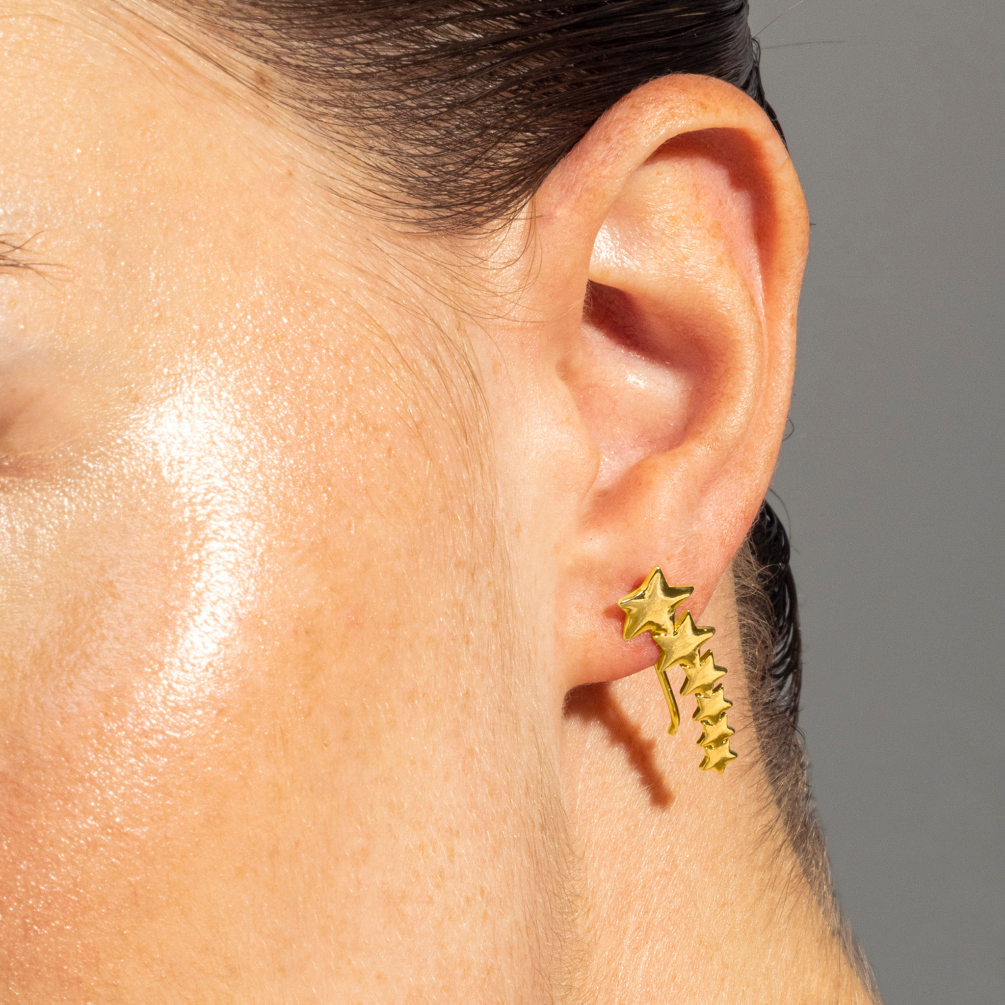 Pendientes acabados en oro amarillo de 18K