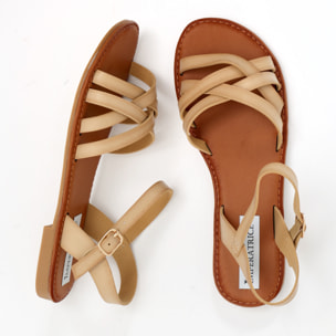 Sandali bassi in simil pelle con fasce incrociate