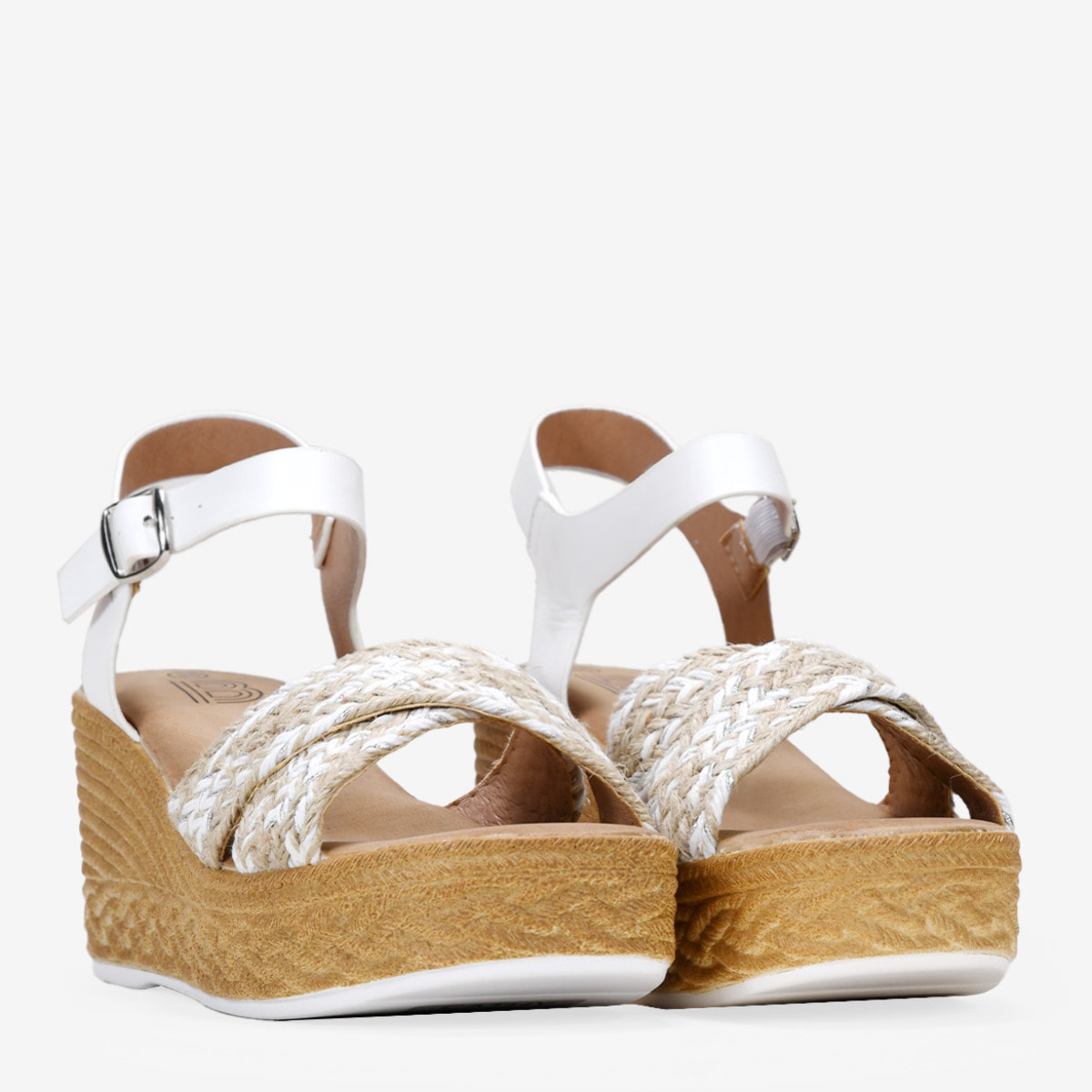 Sandalias blancas con cuña efecto esparto