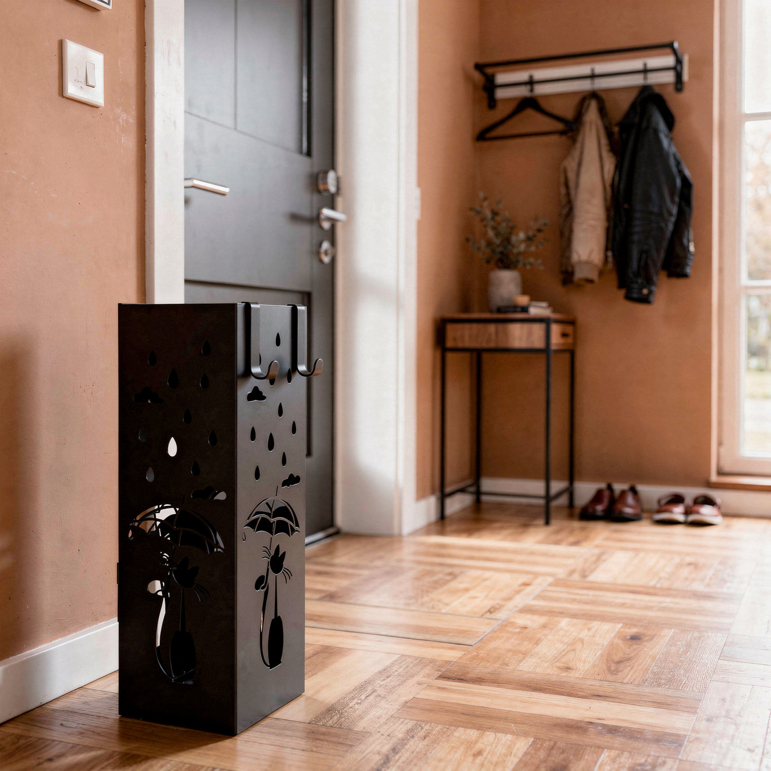 Portaombrelli In Metallo Con Decorazione Gatto Vaschetta Scolapioggia Removibile E 2 Ganci Laterali Base Antiscivolo Quadrato 49 x 15.5 x 15.5 Cm Nero