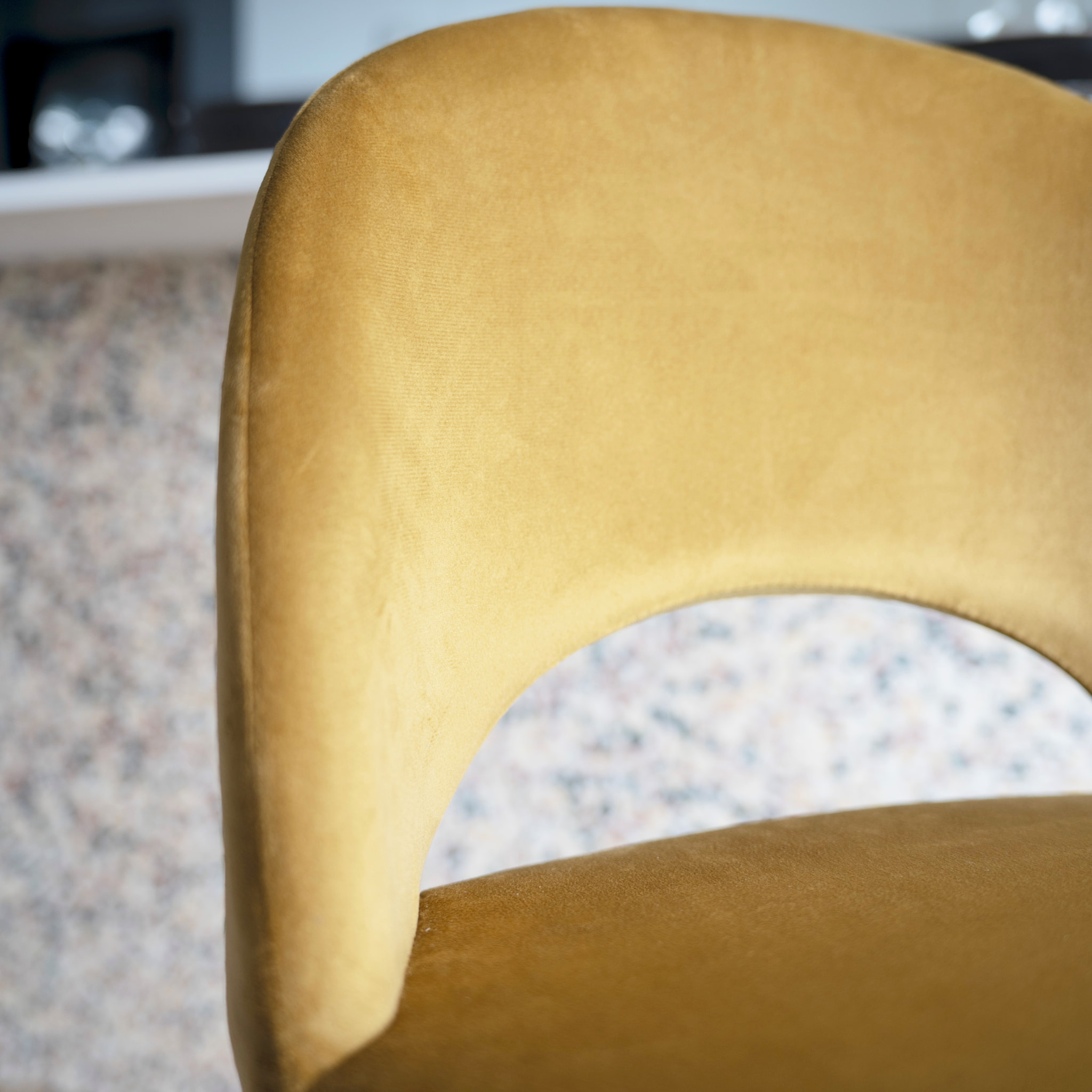 Lot de 2 chaises pour îlot central 65 cm en velours jaune - Pénélope