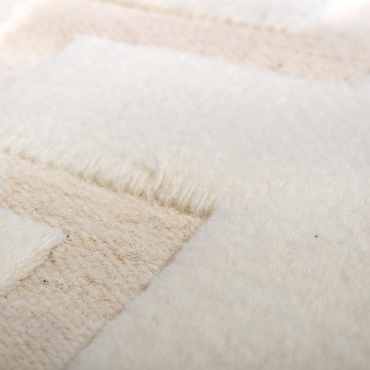 Authentique Noué main en relief en laine, motif géométrique ton sur ton