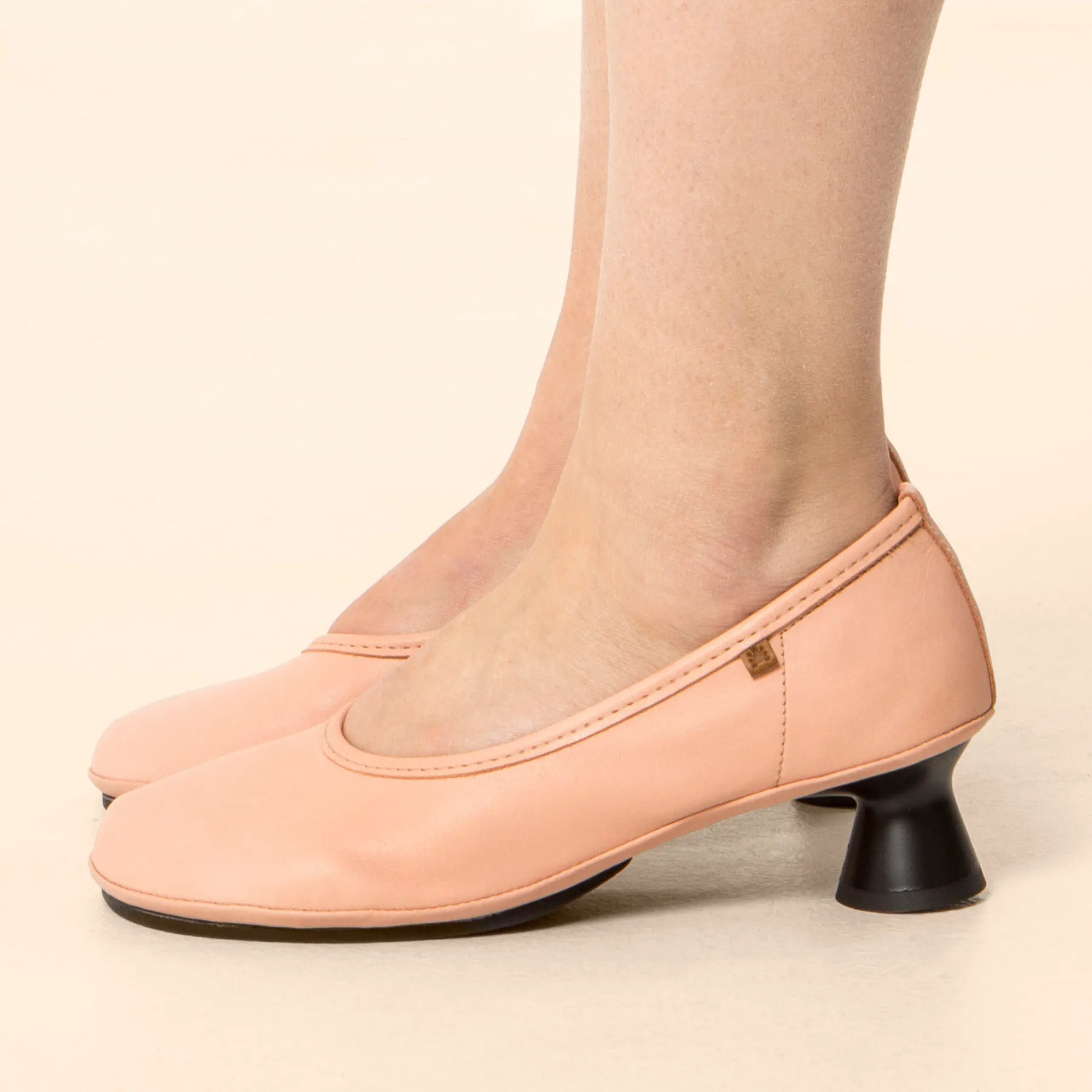 Zapatos con tacón N694 SOFT NAPPA SALMON/ ALMA color Salmon
