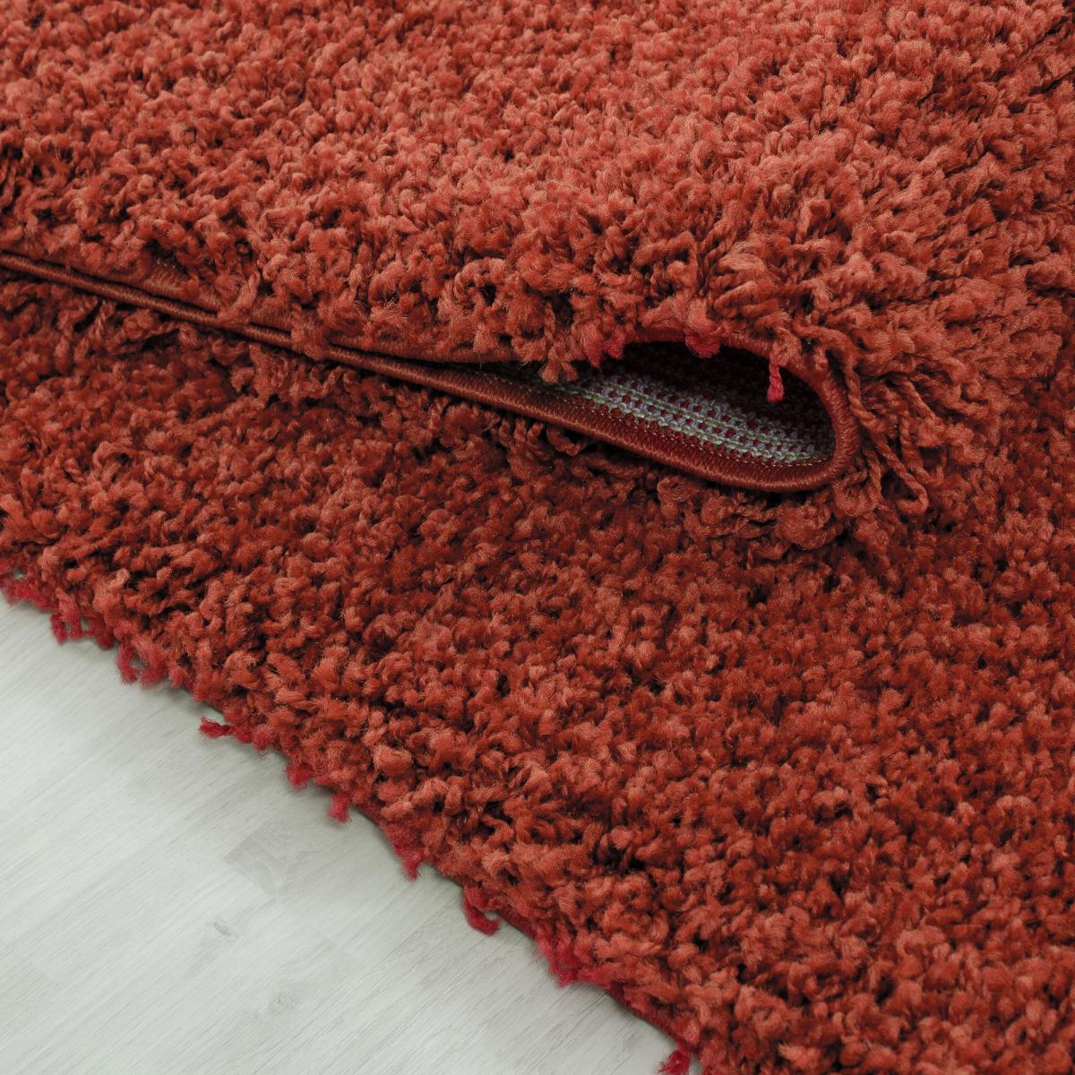 Tapis poils longs shaggy tissé motif uni ROCA