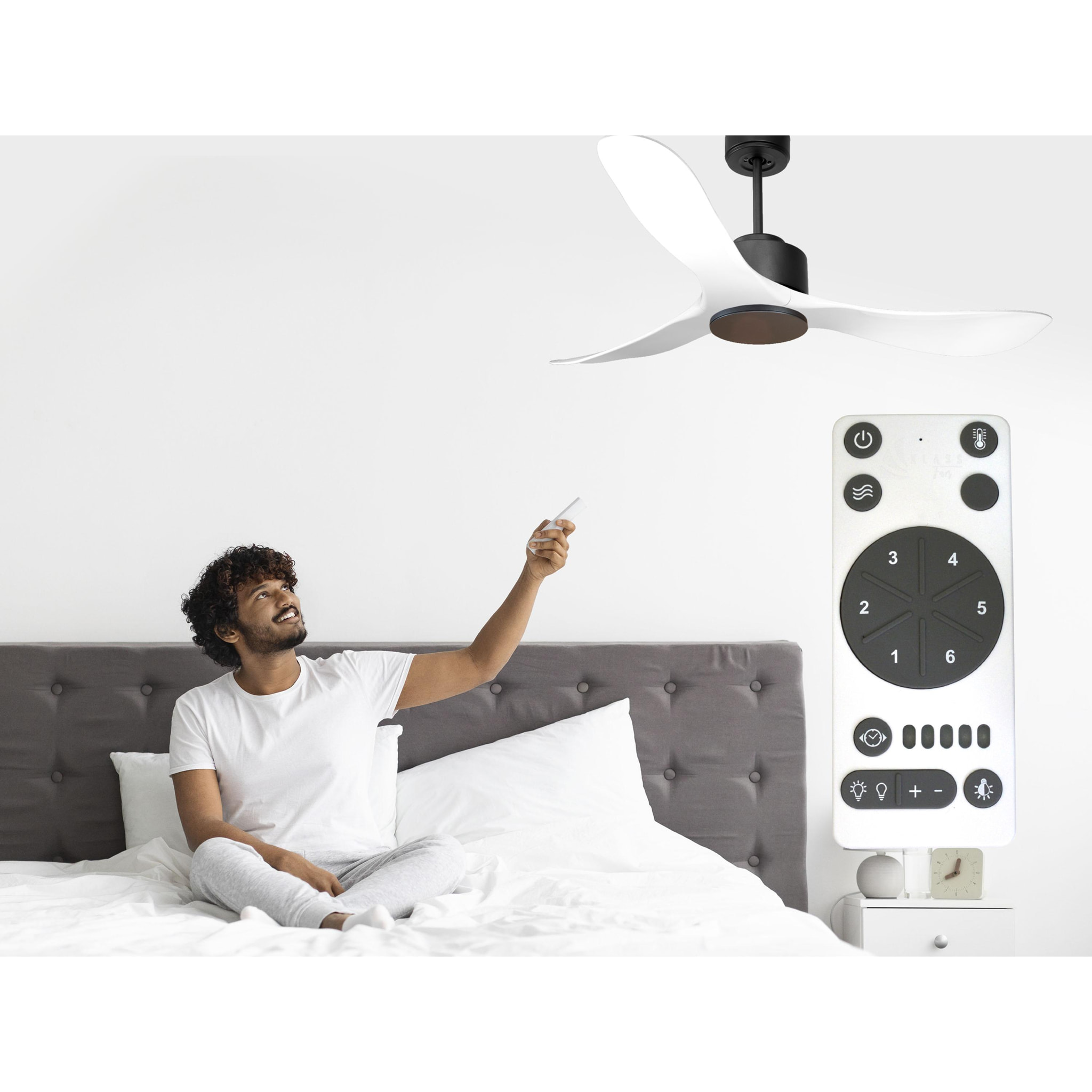 Ventilateur de plafond Wifi Moteur à courant continu Télécommande Hypersilence Mémoire Shopify Vendible (AUTOMATIQUE) 40   W Noir