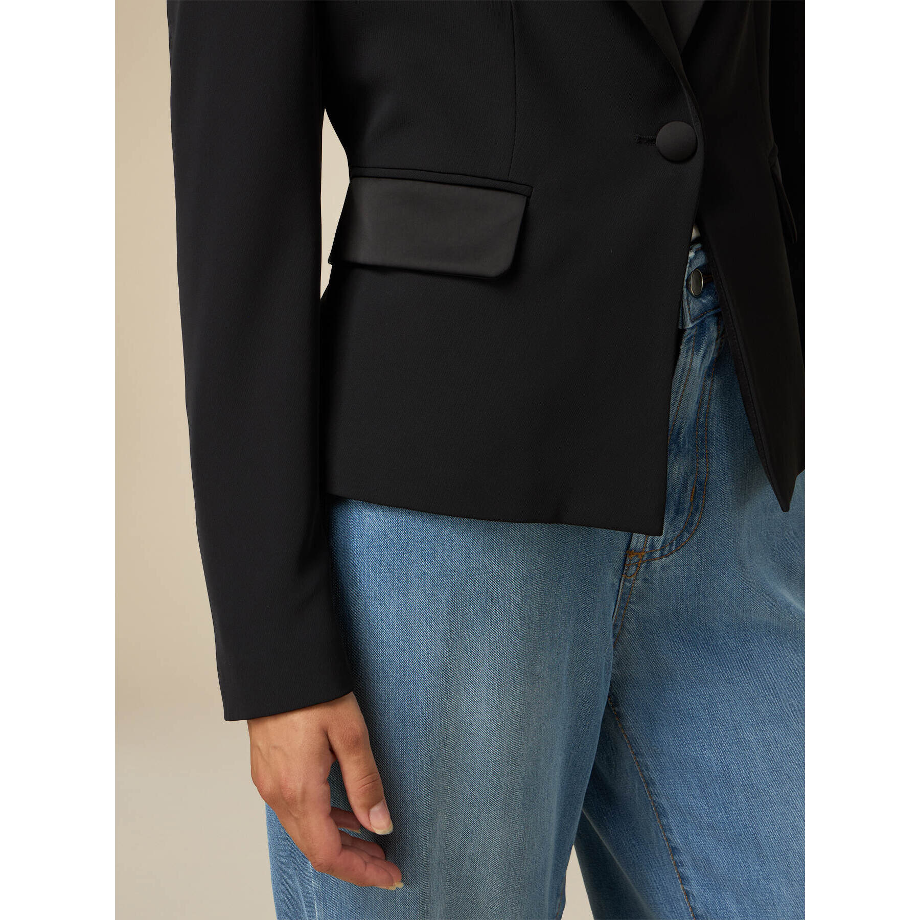 Oltre - Blazer con detalles de raso - Negro