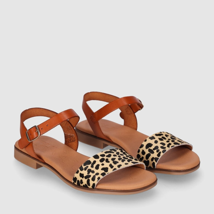 Sandalias de Piel - Cuero - Tacón: Bajo