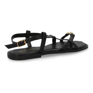 Sandalia plana mujer de tiras con adorno metálico