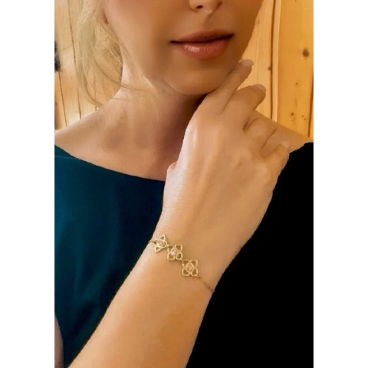 Pulsera Mismy dorado Tres flores y cristal SW color rosa