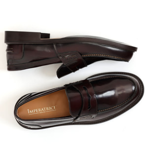 Mocassino con benda in pelle abrasivato con fondo cuoio antiscivolo