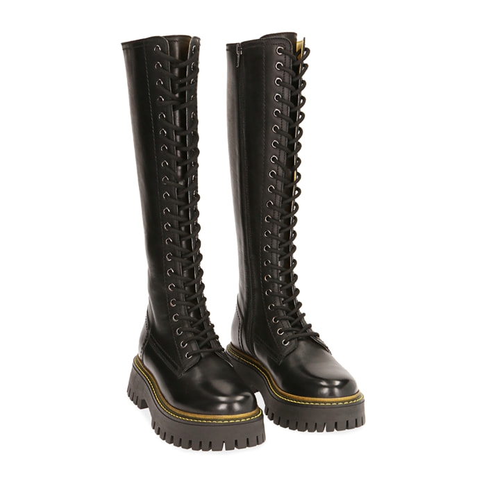 Botas militares de piel negra/amarilla, tacón de 4,5 cm.