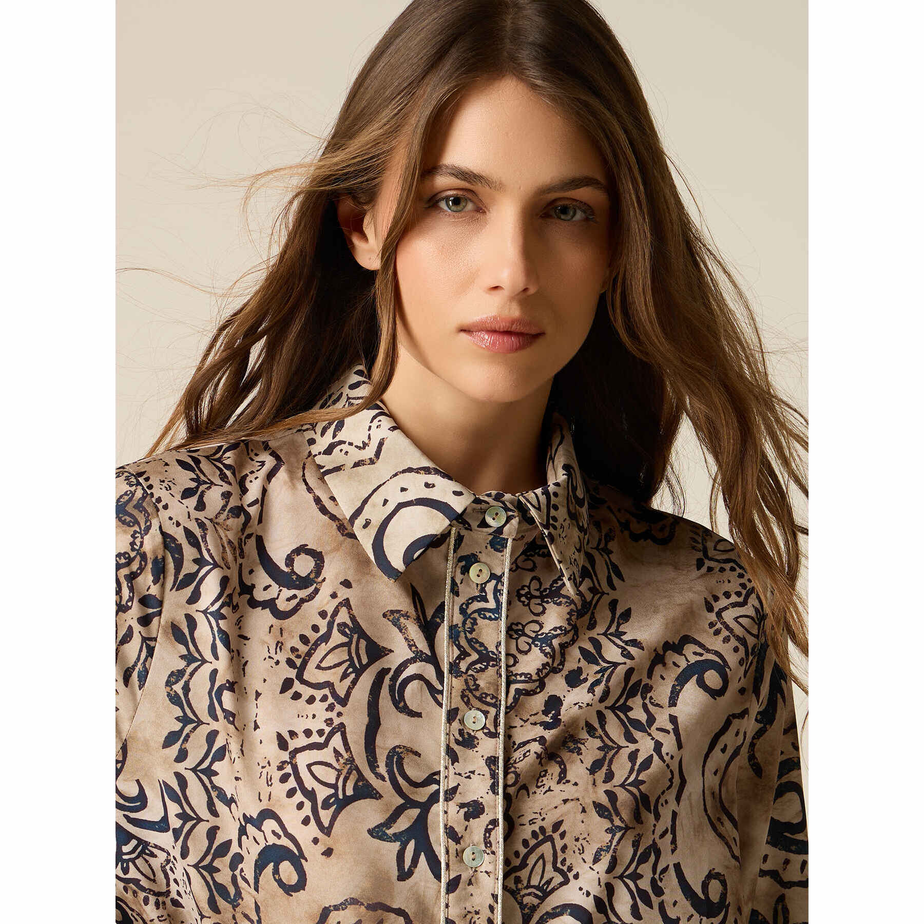 Oltre - Camicia in raso fantasia - Beige