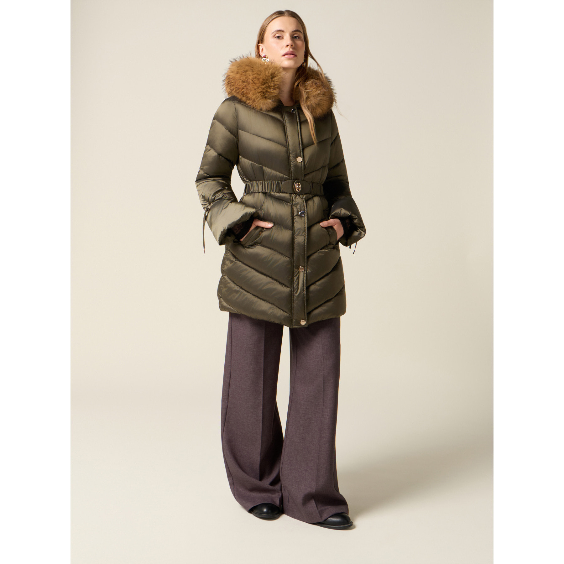 Oltre - Piumino midi con cintura - Verde militare