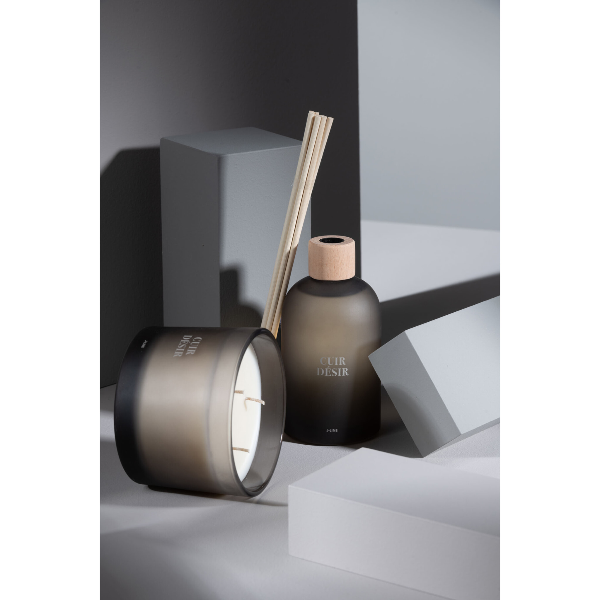 J-Line bâtonnets parfumés Accords Essentiels - Cuir Désir - brun - 250 ml