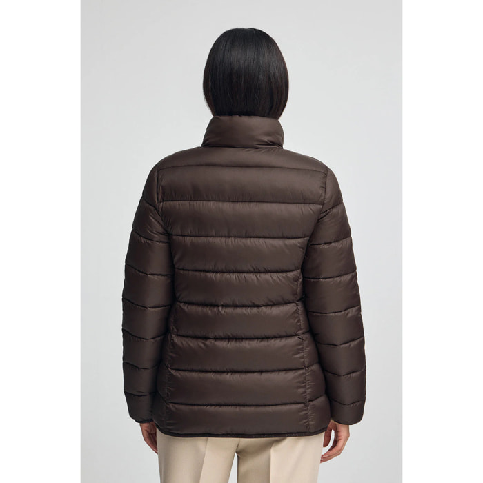 Chaqueta Salma Embroidery color chocolate con logo Rigby Go