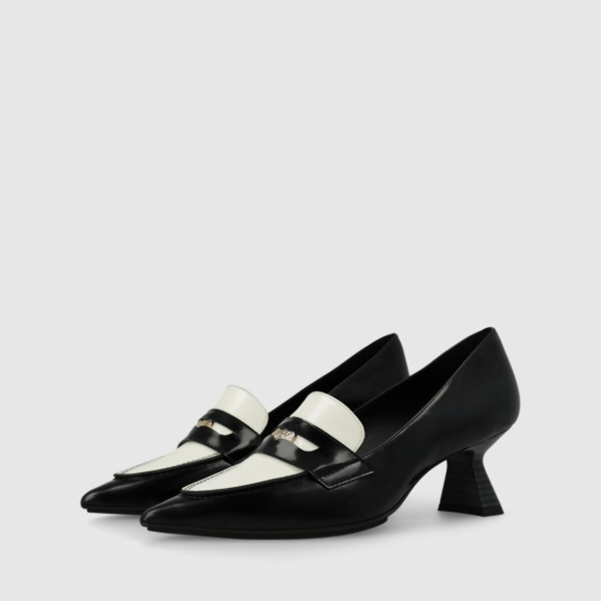 ZAPATOS DE SALÓN NEGROS Y BLANCOS KAL4904