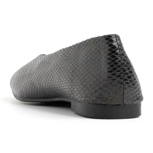 Ballerina in coccodrillo goffrato con punta squadrata - NERO