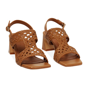 Sandalia de tacón mujer cognac trenzada