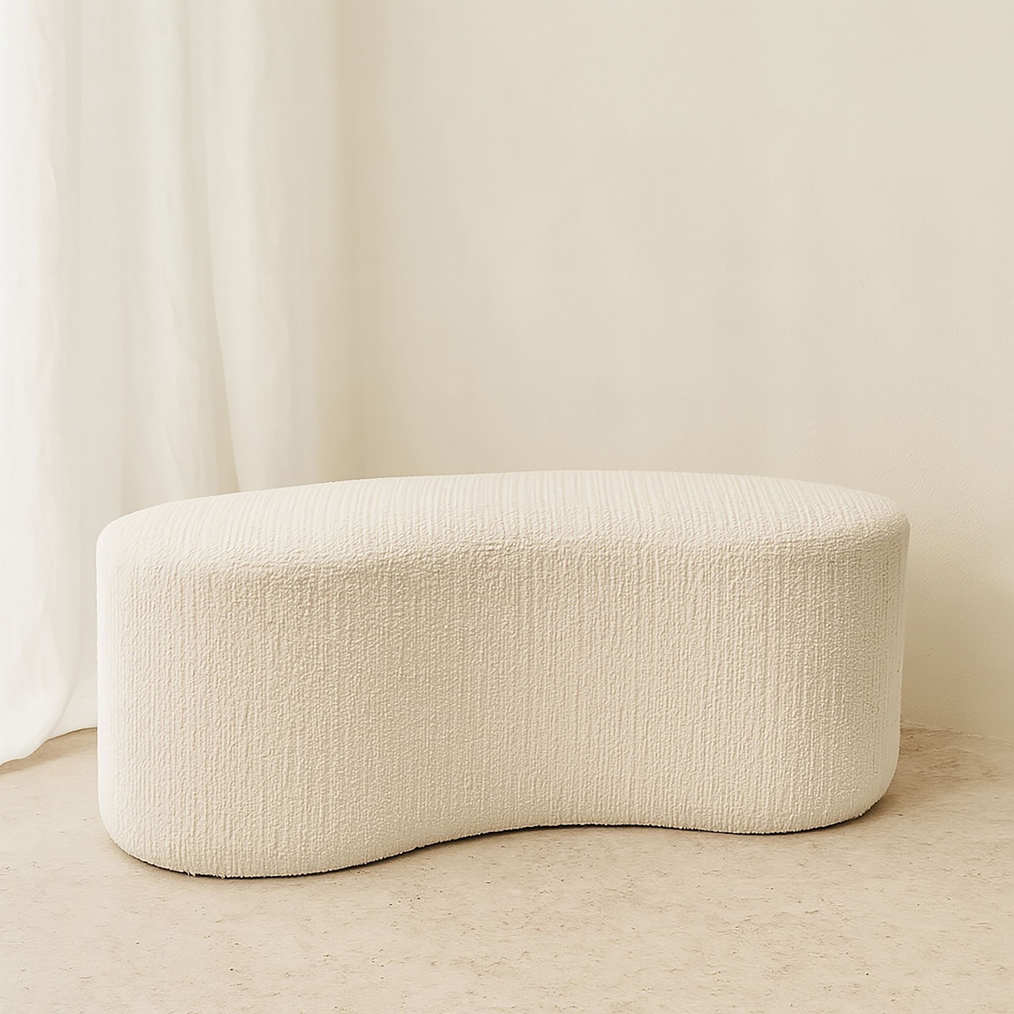 Banc en bouclette blanche et structure en bois  MALO