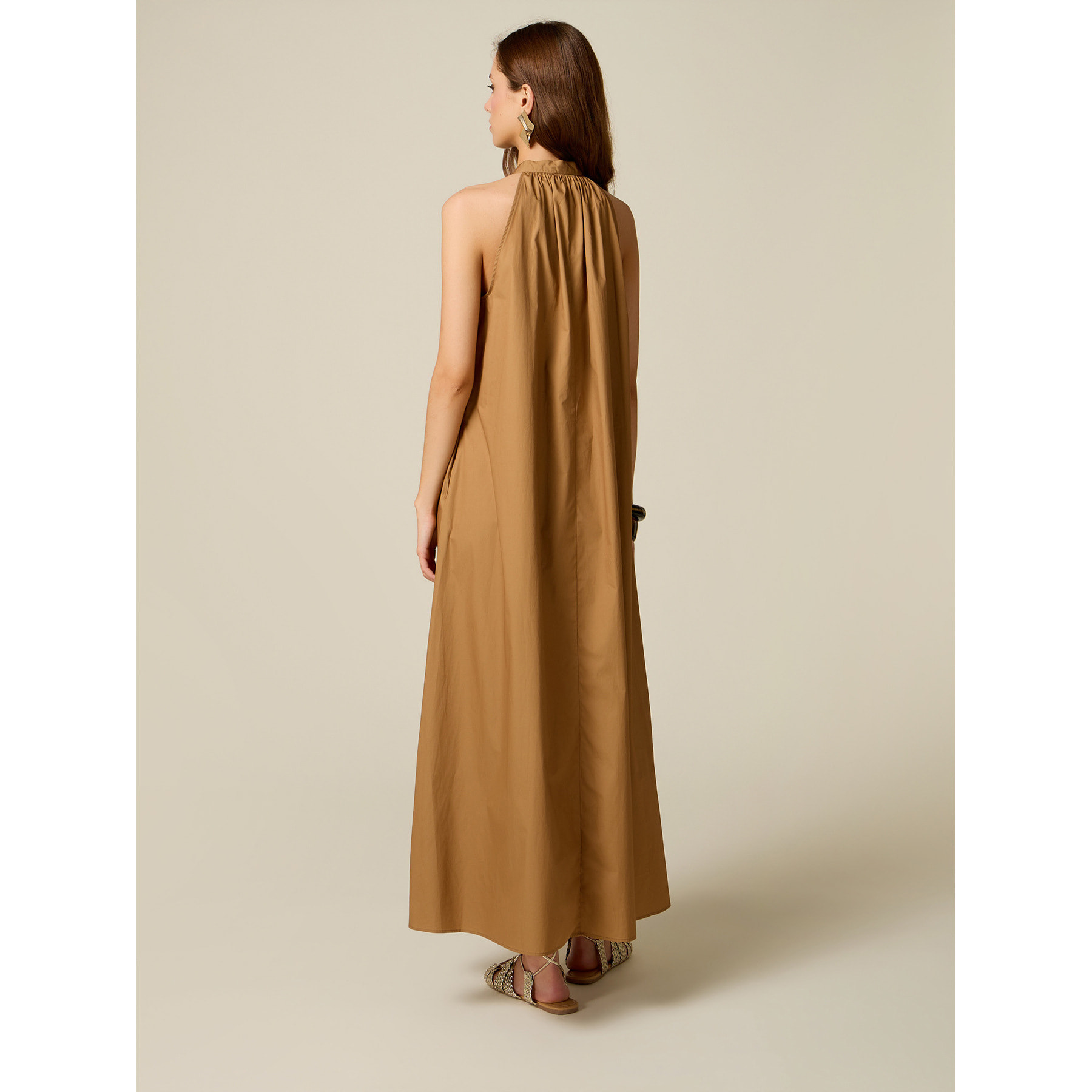 Oltre - Vestido largo en popelín con detalle joya - Beige
