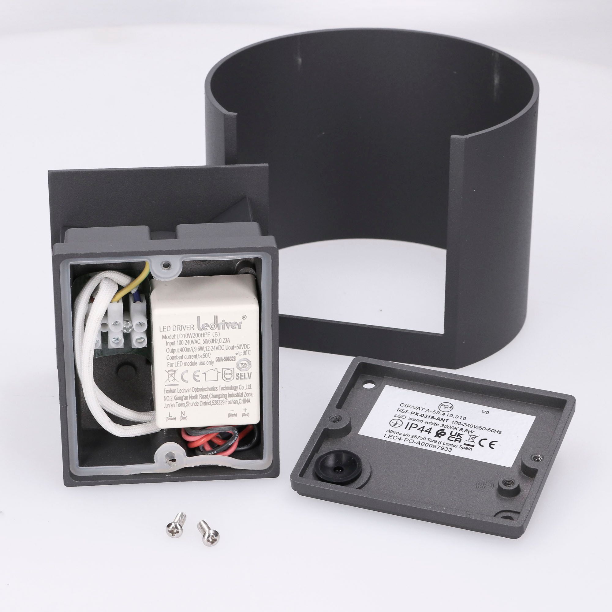 Axis Round aplique exterior en forma oval con led en blanco cálido 3000K en color gris urbano