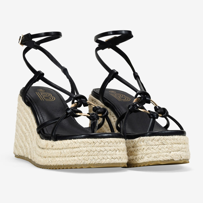 Sandalias de cuña negras con rafia