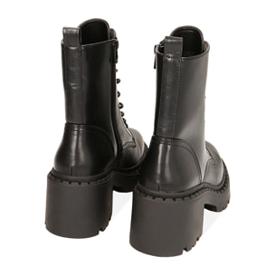 Anfibi neri, tacco 6,7 cm