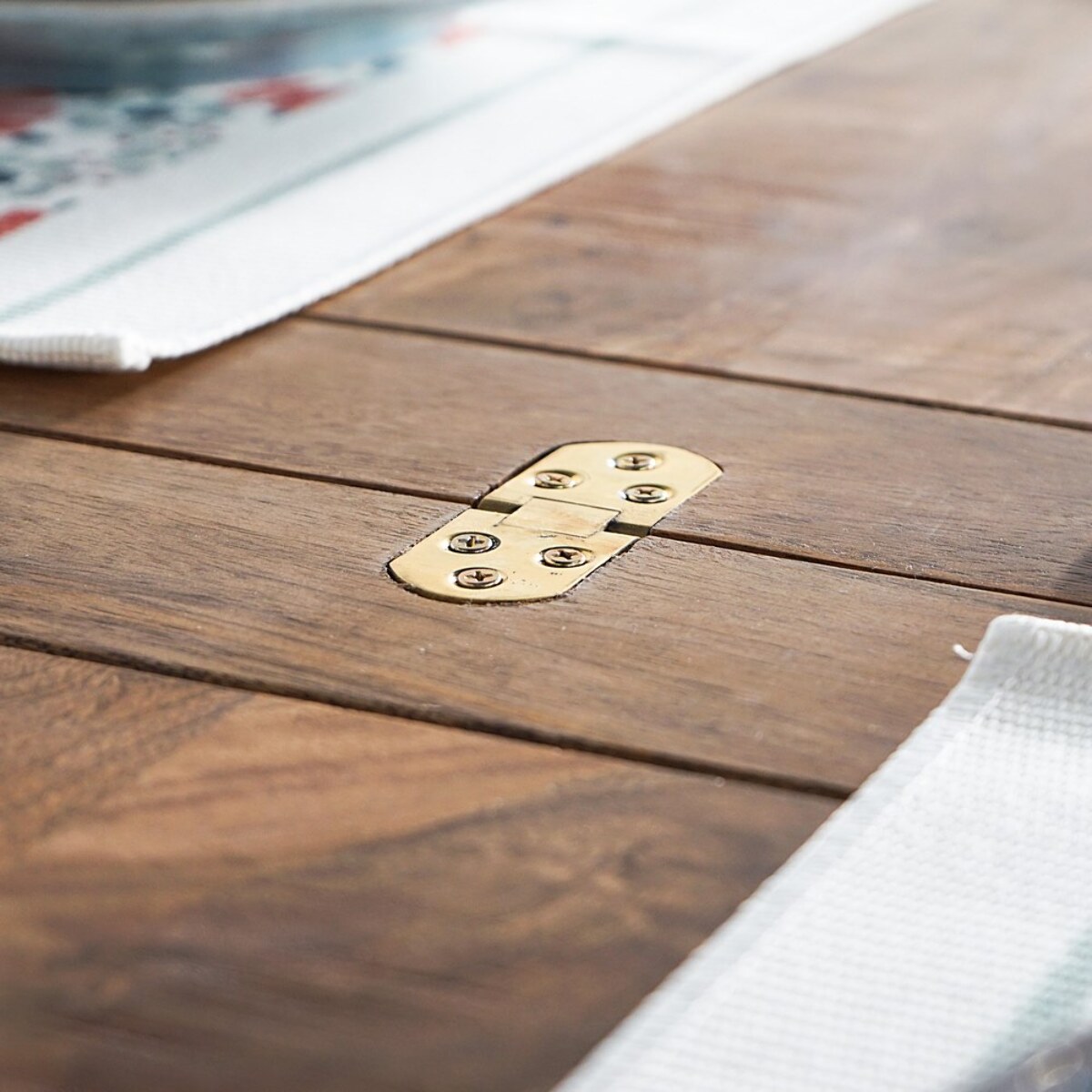 Tavolo da pranzo quadrato in mango beige decapato 90x90x77 - Salento