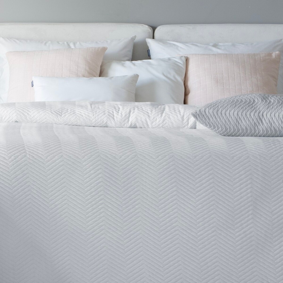 COLCHA JACQUARD LAVENZA BLANCO