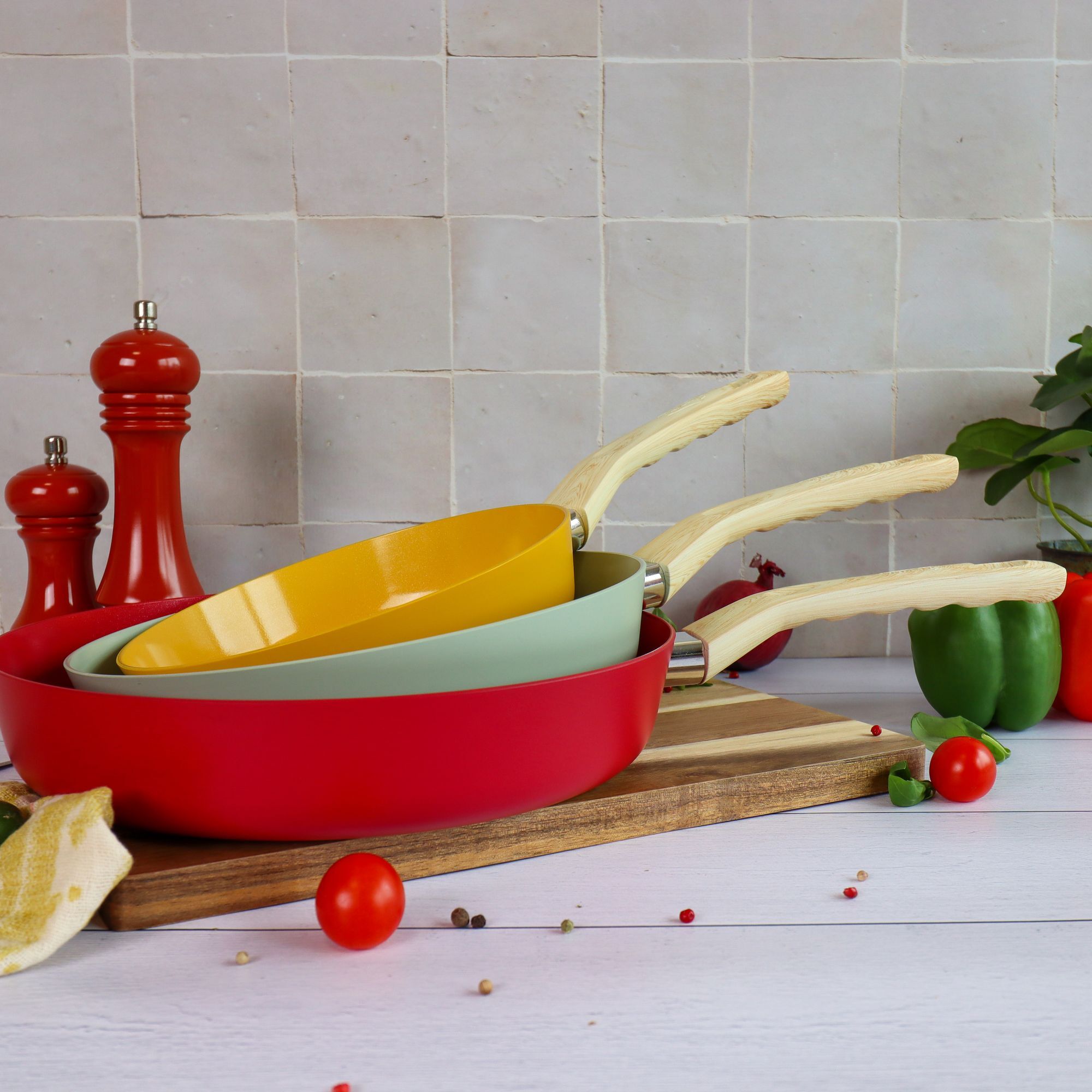 Poêle 28cm avec revêtement céramique rouge - tous feux COLORAMA