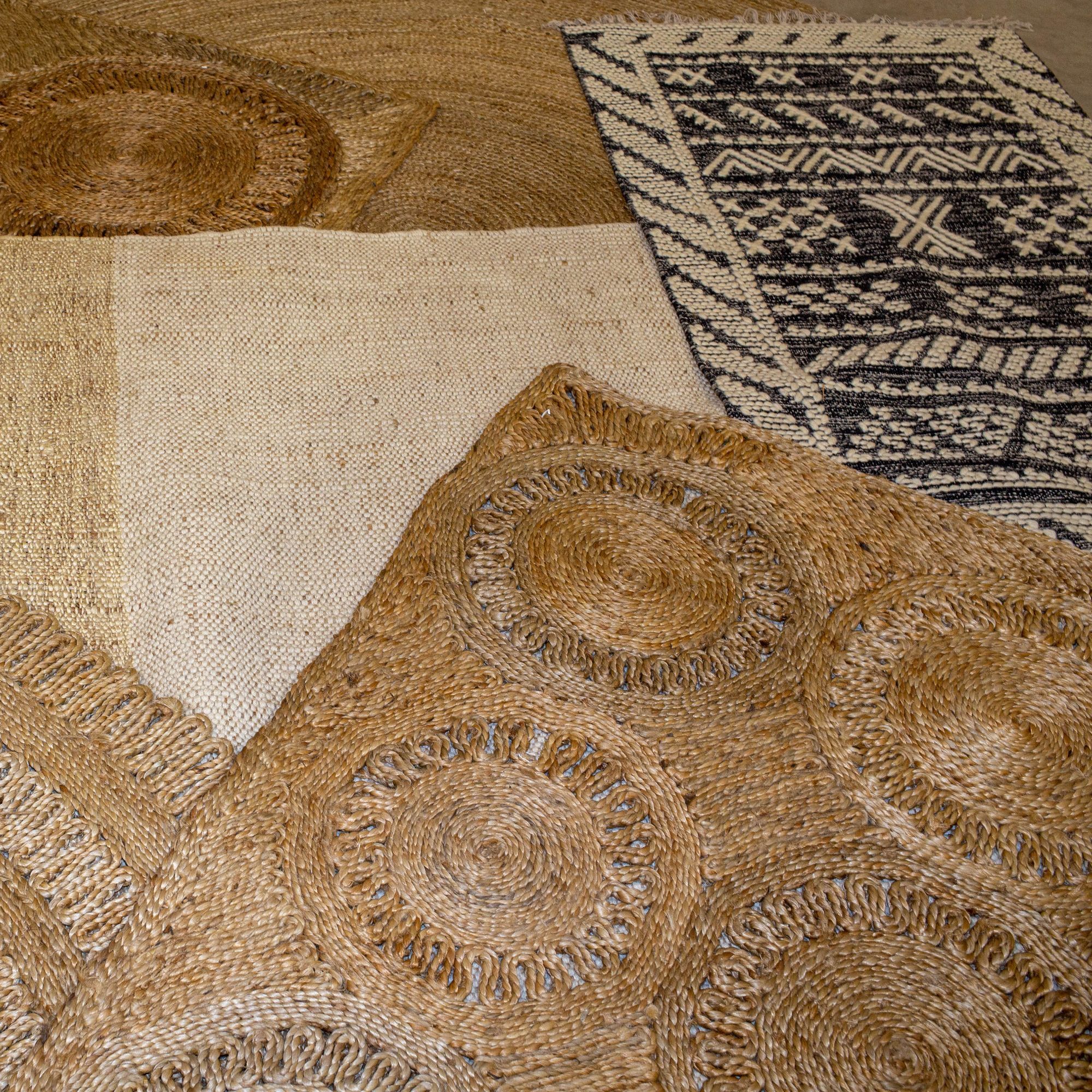Tapis rectangulaire en jute tissé à la main 150x220cm JERICO