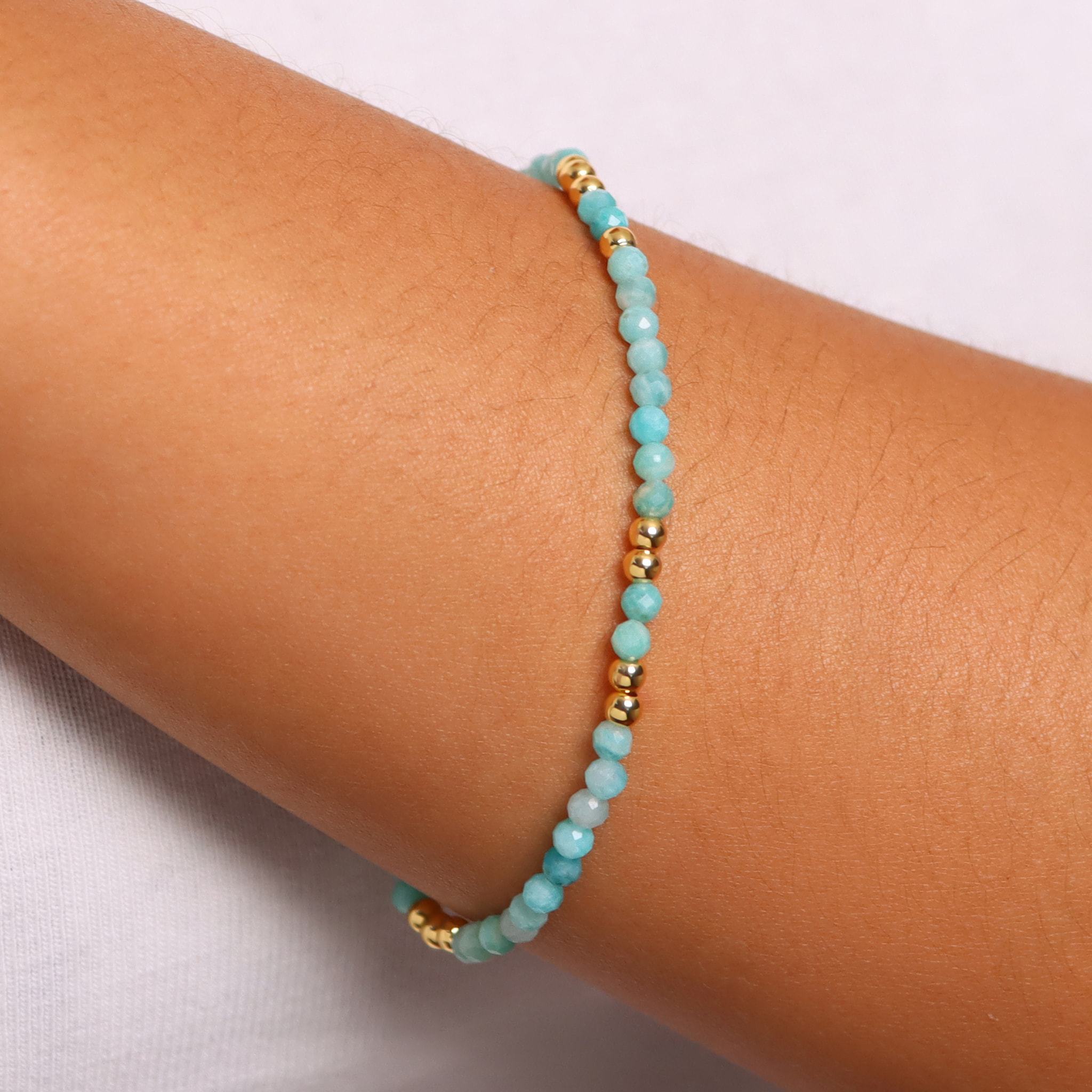 Bracciale Elastico con Agata Azzurra e Bead Lucide