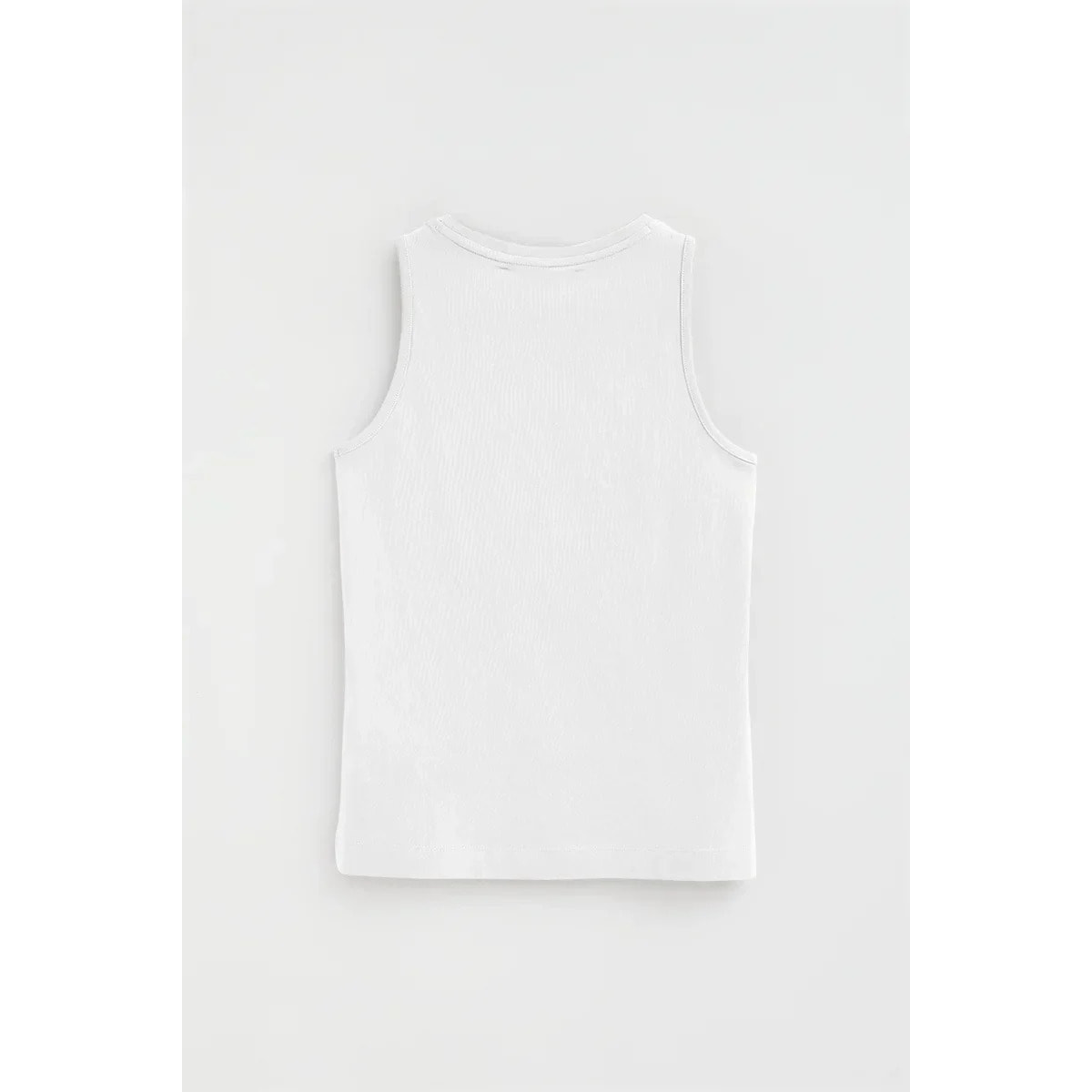 Pack mujer de tres camisetas sin mangas azul marino, blanca y rosa palo de corte slim con bordado Rigby Go